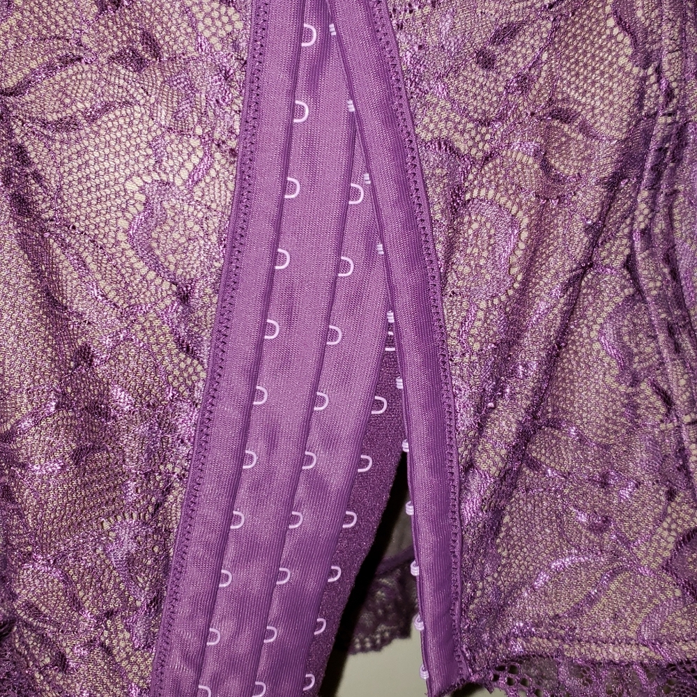 Corset - Picture 3 of 5